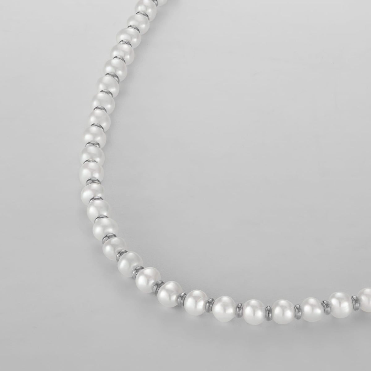 Classic Pearl Necklace